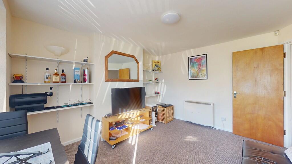 Living Area - Ang...