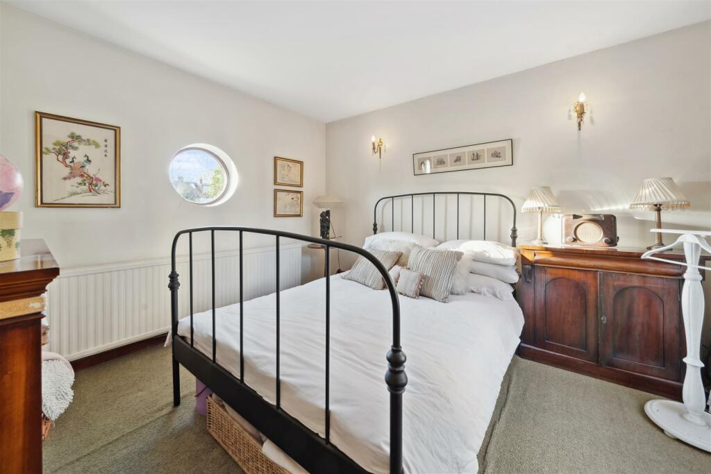 Devonshire Passage, W4 - FOR SALE