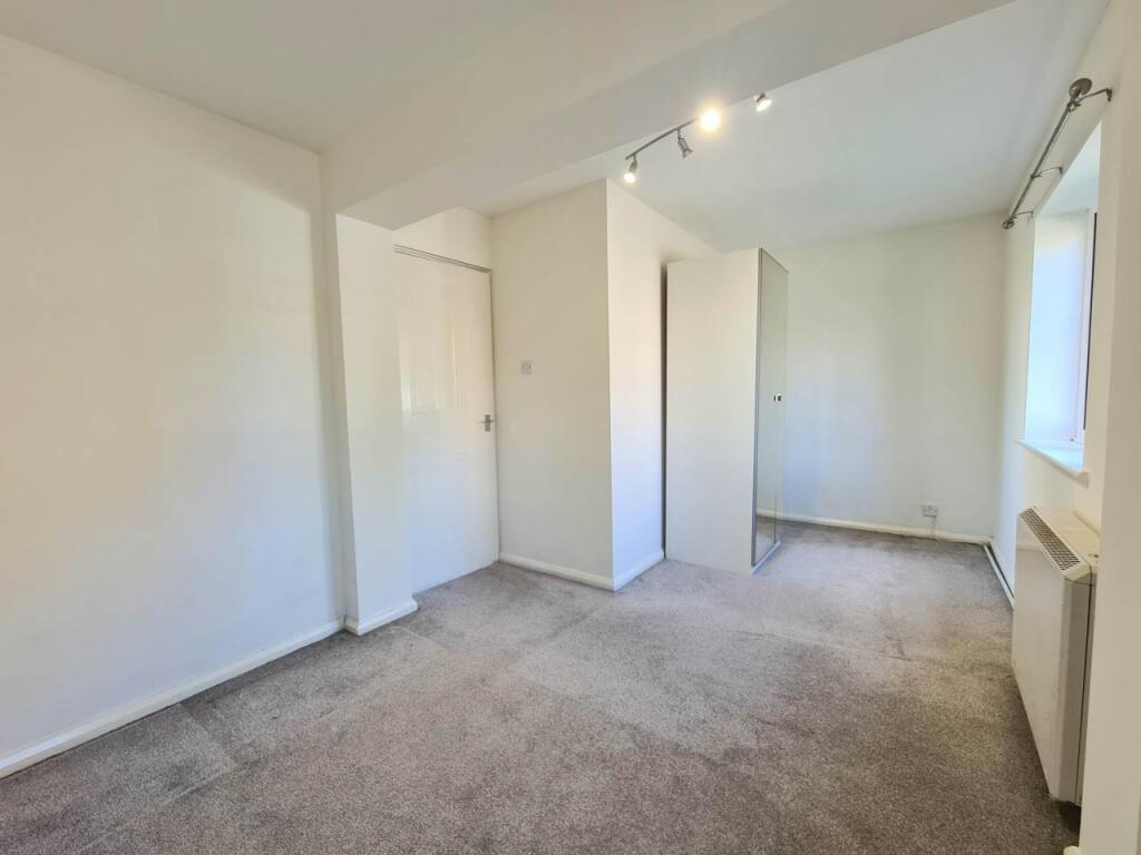 64 Hay Leaze Bedroom