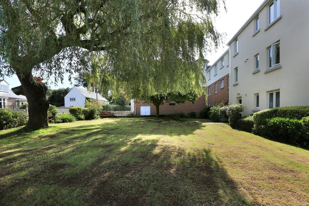 22 Magnolia Court 011 (2).JPG