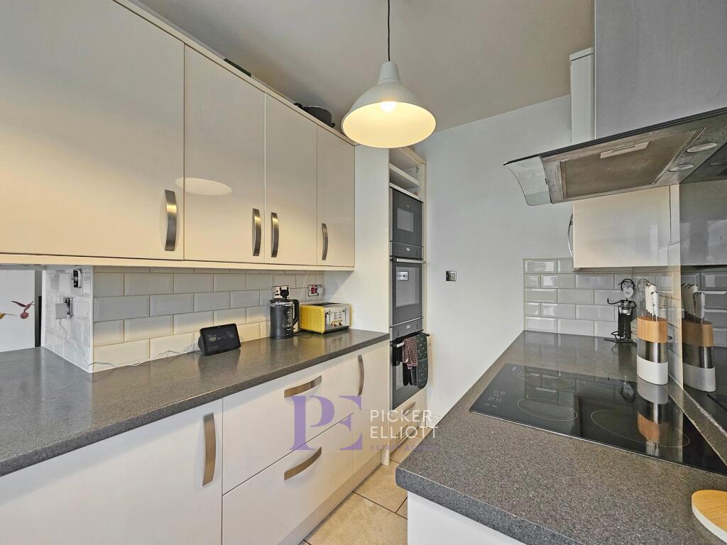 L Shaped Kitchen/Diner