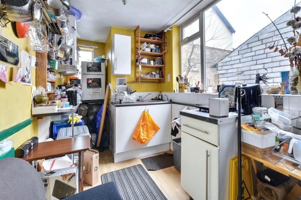 Kitchen_2.jpeg
