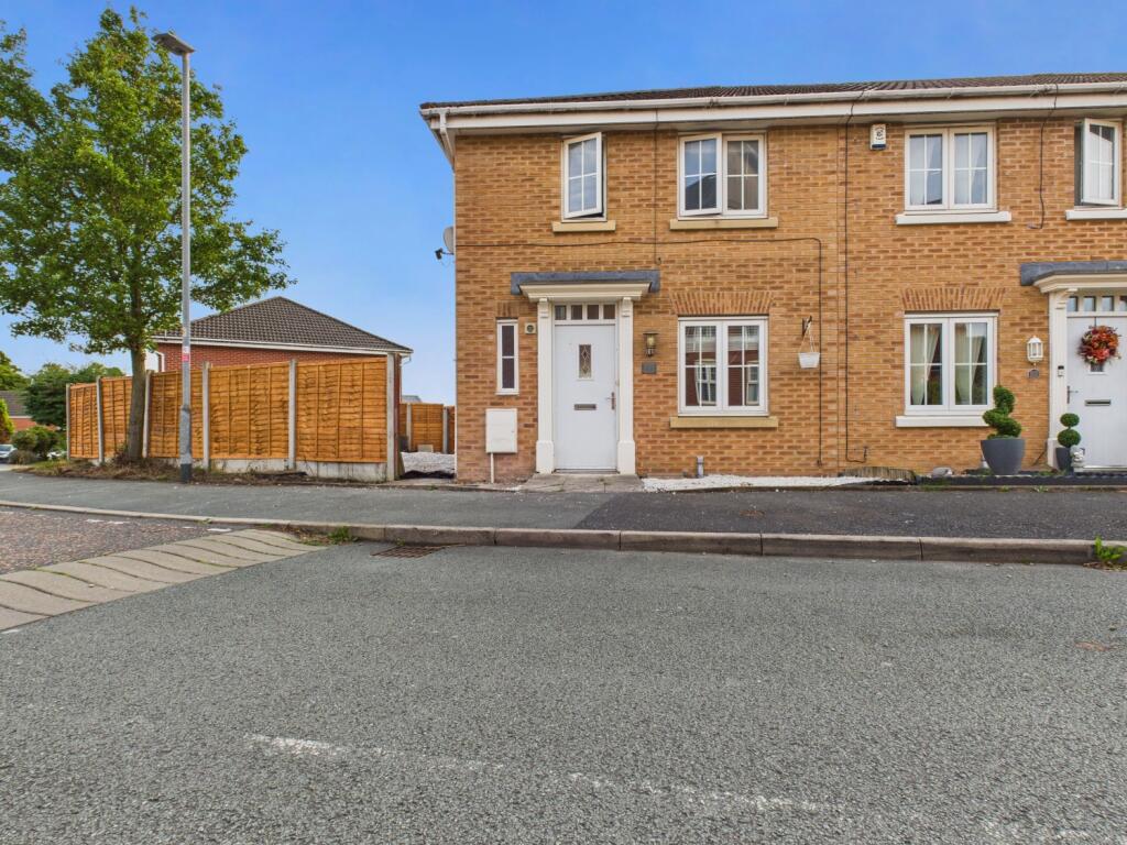 CAM03729G0-PR0136-STILL014