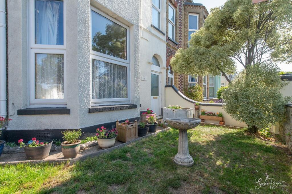 Welcome to 33 Station Avenue