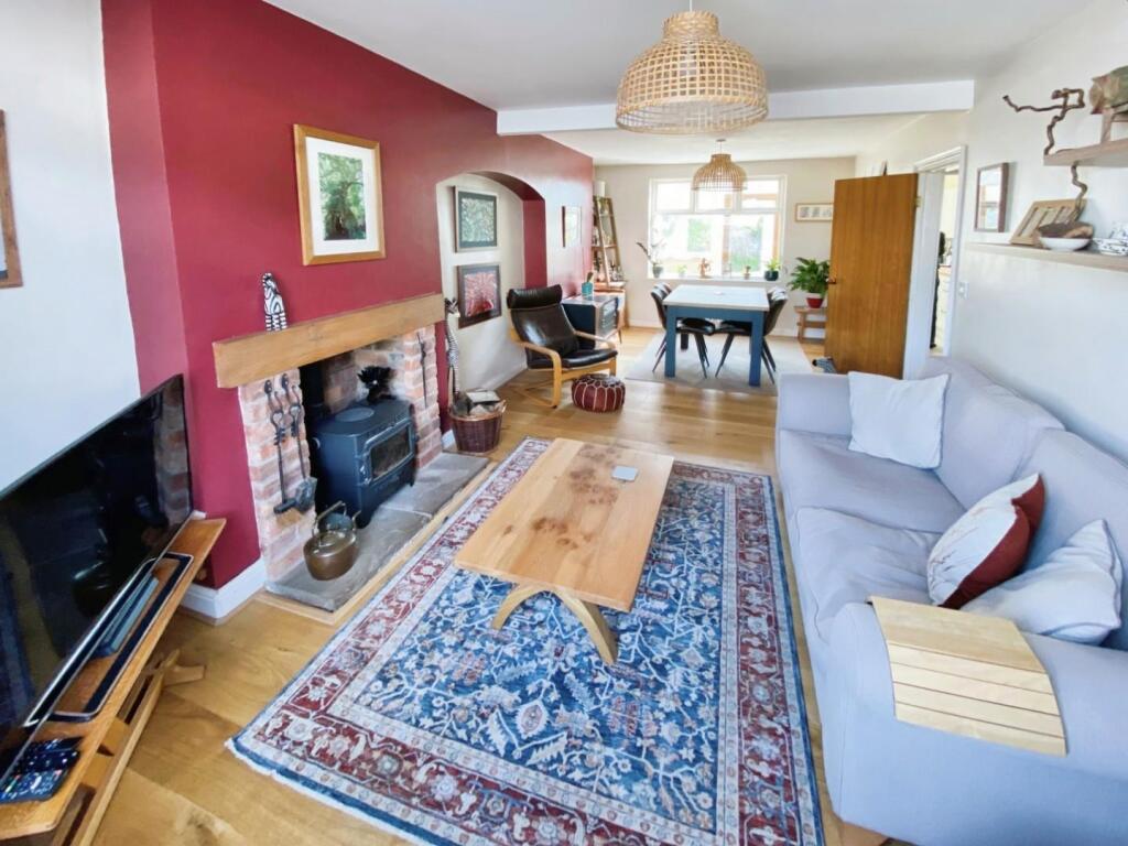 f028bdff-Living 20Dining 20Room.jpg