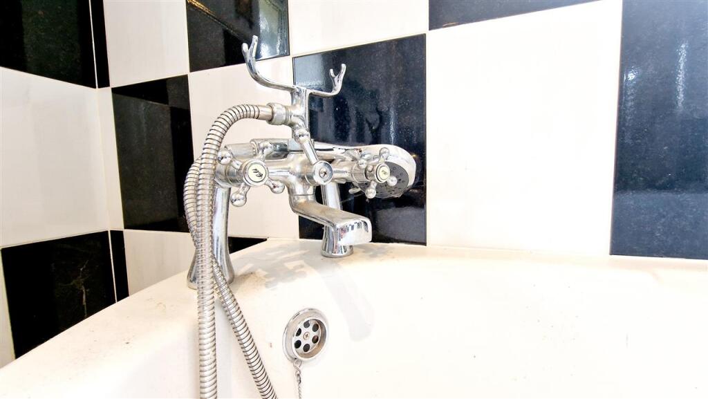 Bath tap