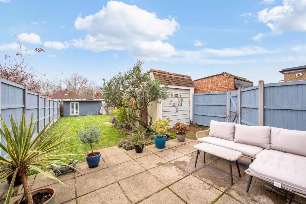 MORTIMER CRESCENT (19).jpg