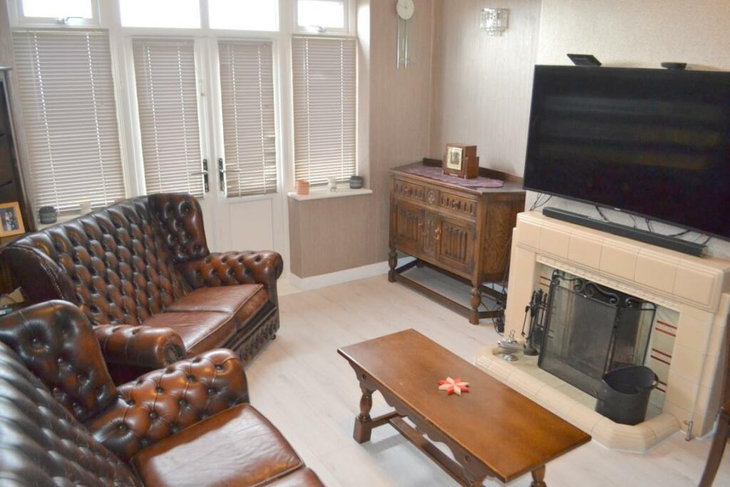Lounge (Medium).JPG