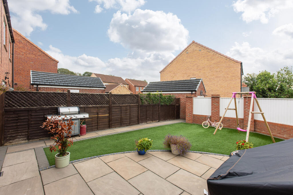 Westfield Avenue 18 External-2