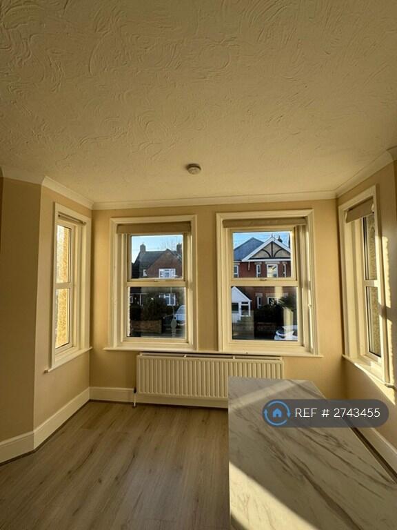 Lounge Bay Windows