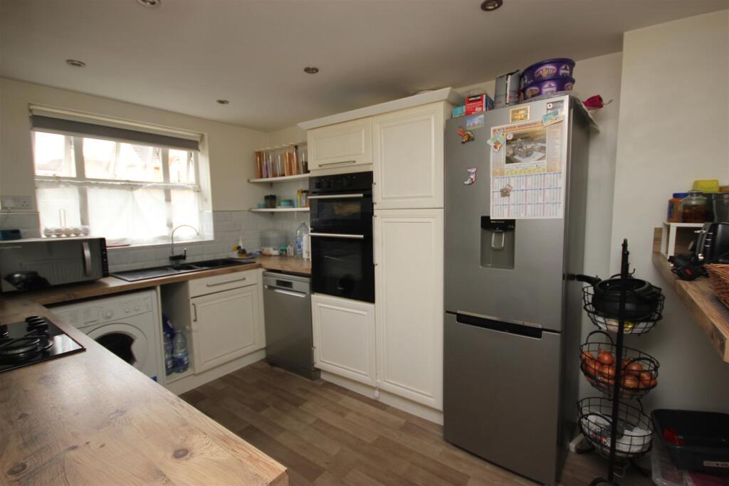 kitchen 2.JPG