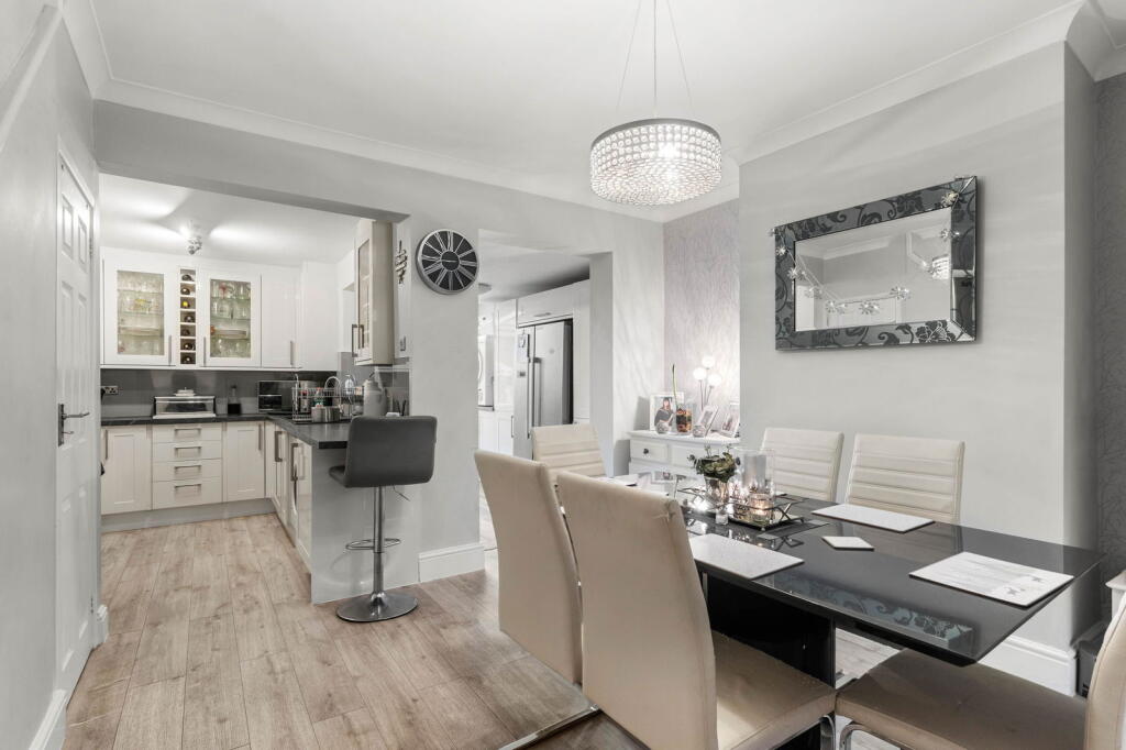 8 Cypress Street, Worcester. WR3 8AU