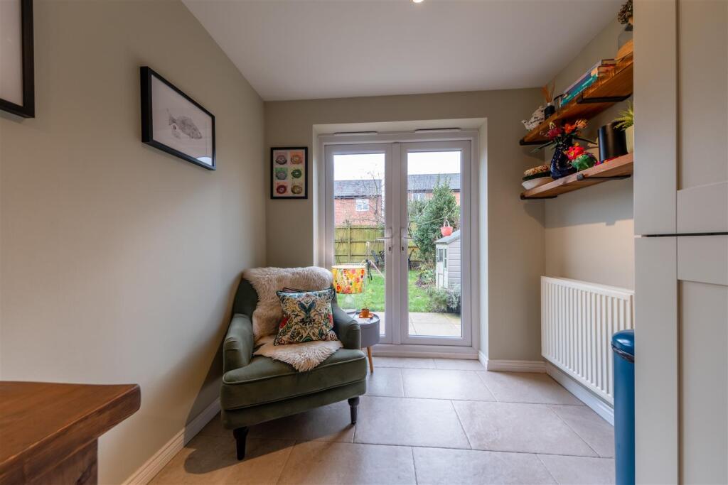 15 Sandford Drive-003.jpg