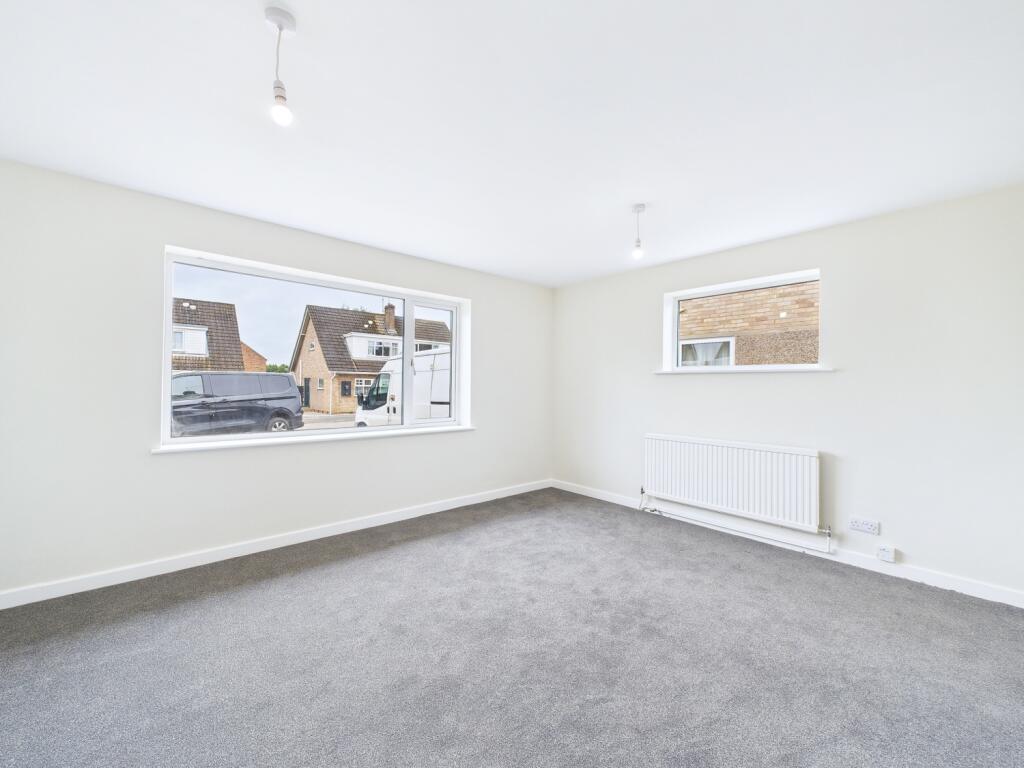 CAM01909G0-PR0381-STILL009