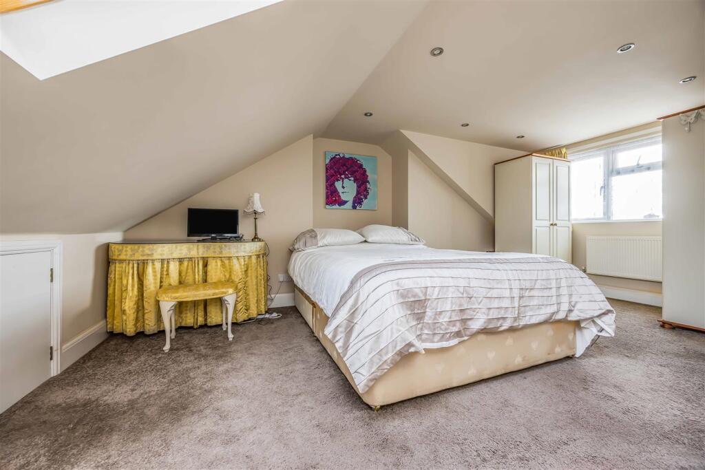 2A Wesley Grove, Copnor-Small-PorticoMarketing-Sol