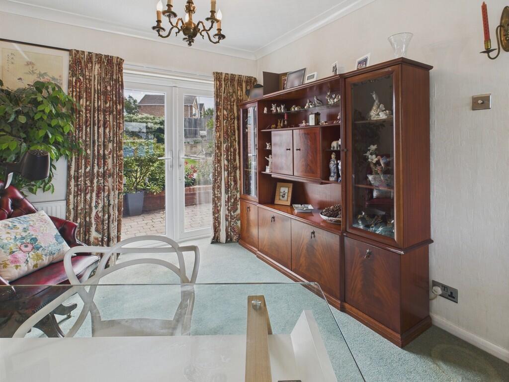 CAM04273G0-PR0161...