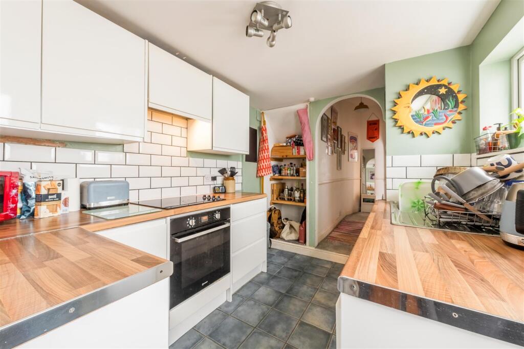 Flat 1, 73 Queens Park Road_4.jpg