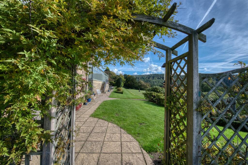 Saxton Mee  12a Sydnope Hall 0041.jpg