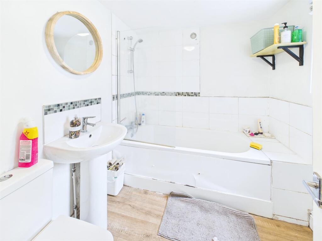 13 - Period 9 Bedroom HMO.jpg