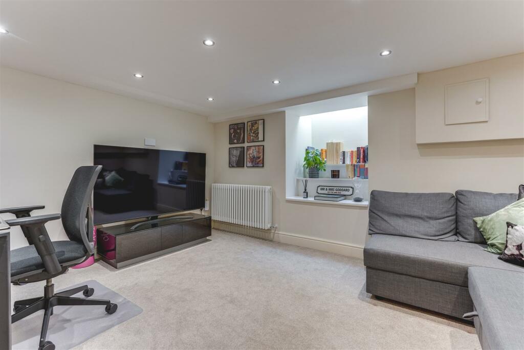 21 London Road-17.jpg
