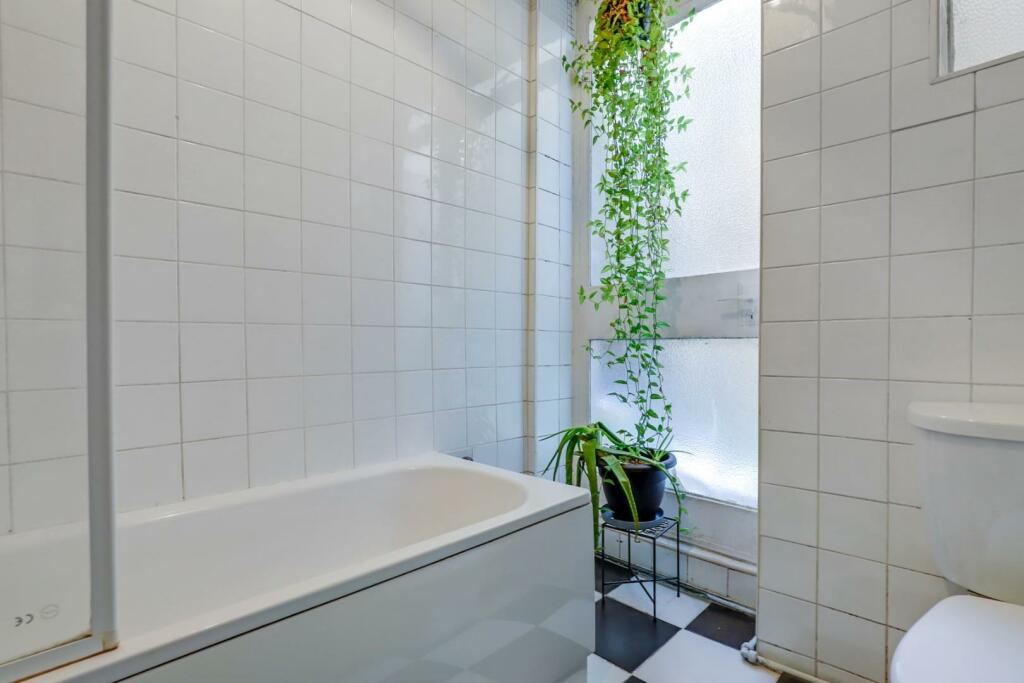 13-a40fJHPropWorld - 49a Westwood Hill - 37-medium