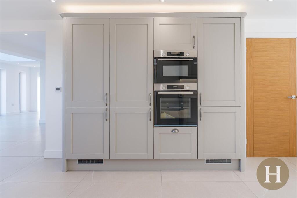 Hadleigh Estate Agents-65.jpg