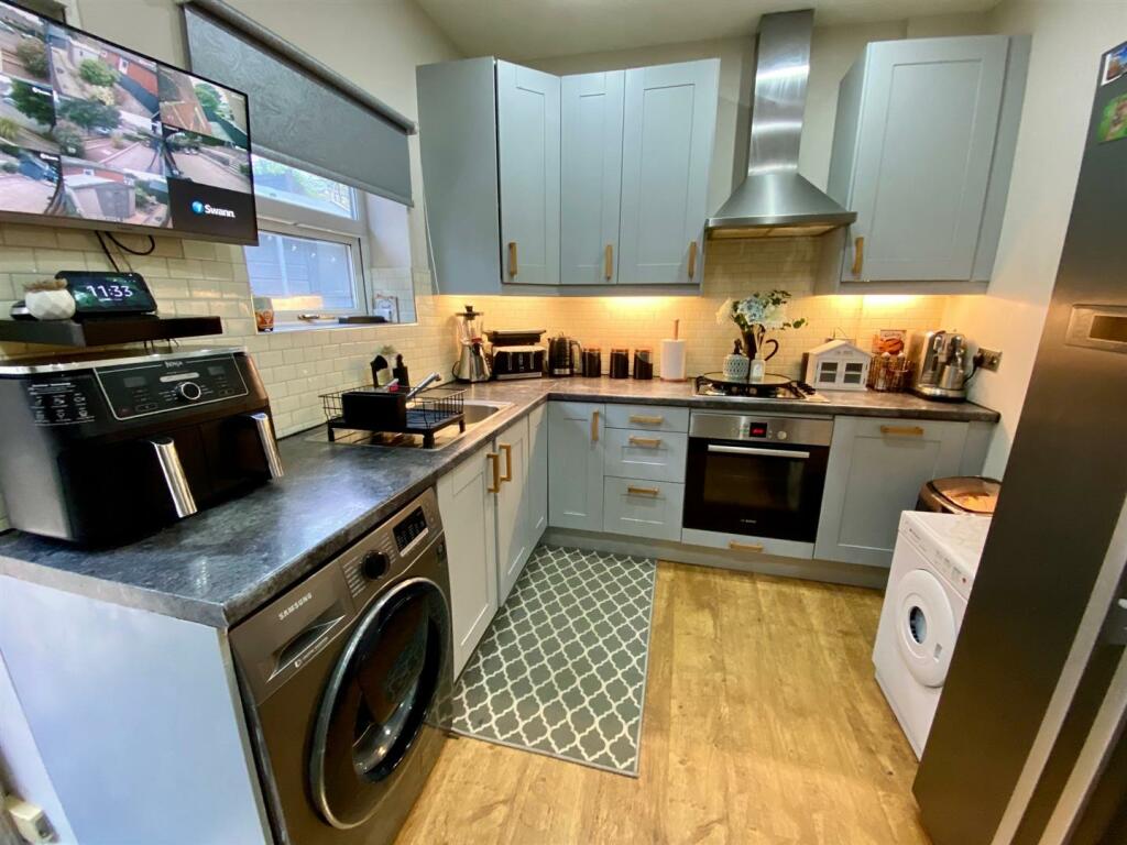 kitchen 4.jpg