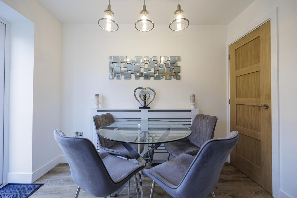 12 Franklyn drive-47