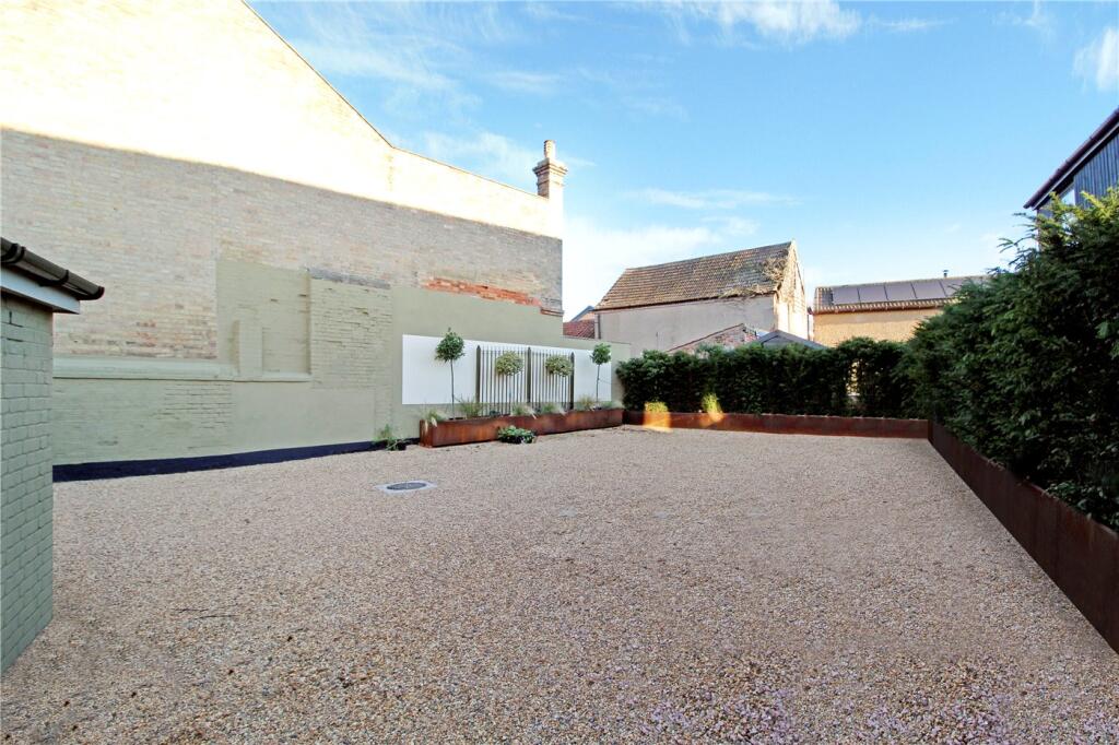 Garden/Parking