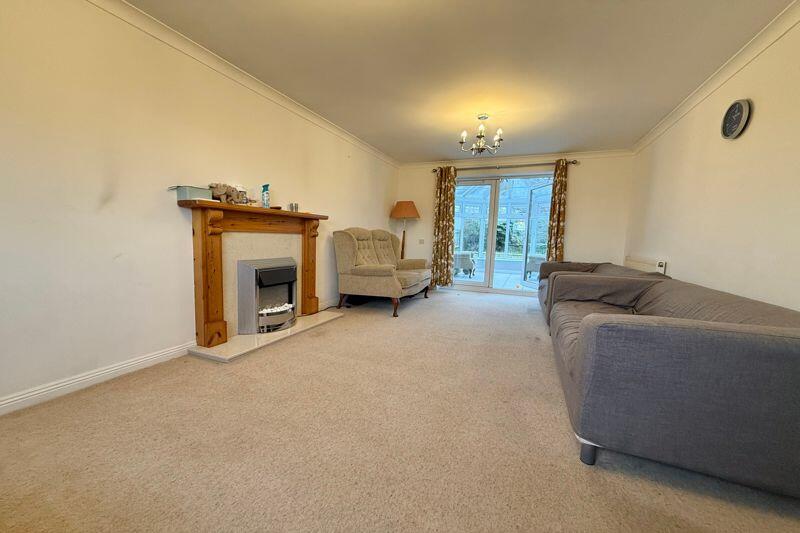 19' Living Room