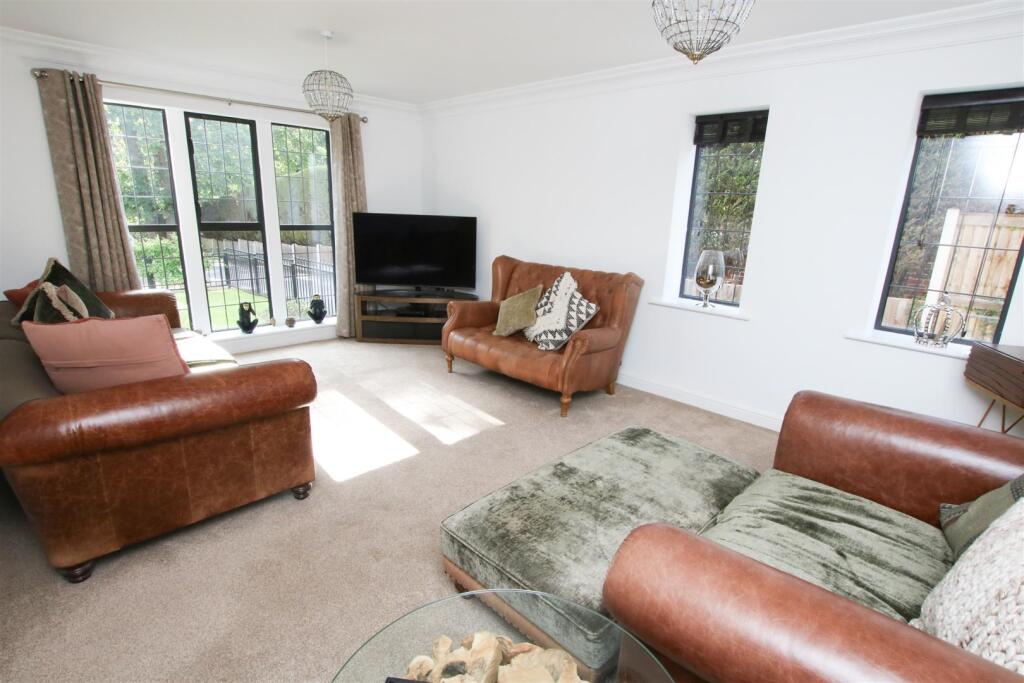 SITTING ROOM