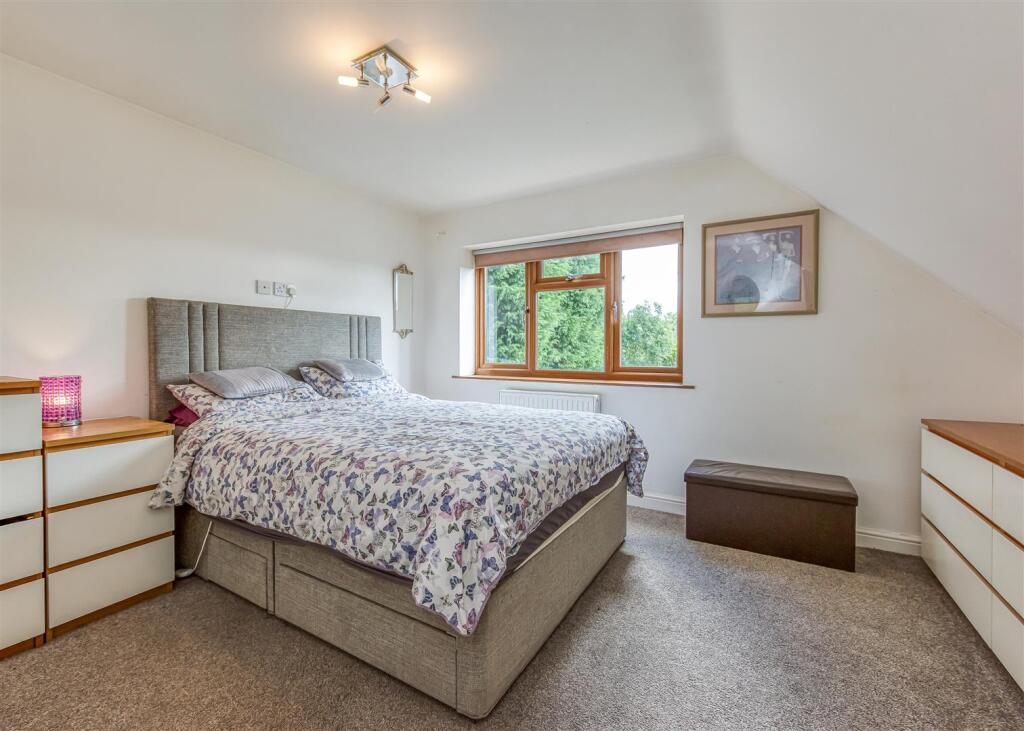 14 Ackleton Gardens-Bedroom 1.jpg