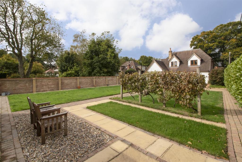 Garden to House Additional.jpg