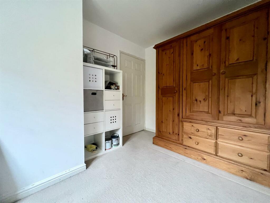USE bedroom 2 (3).jpg