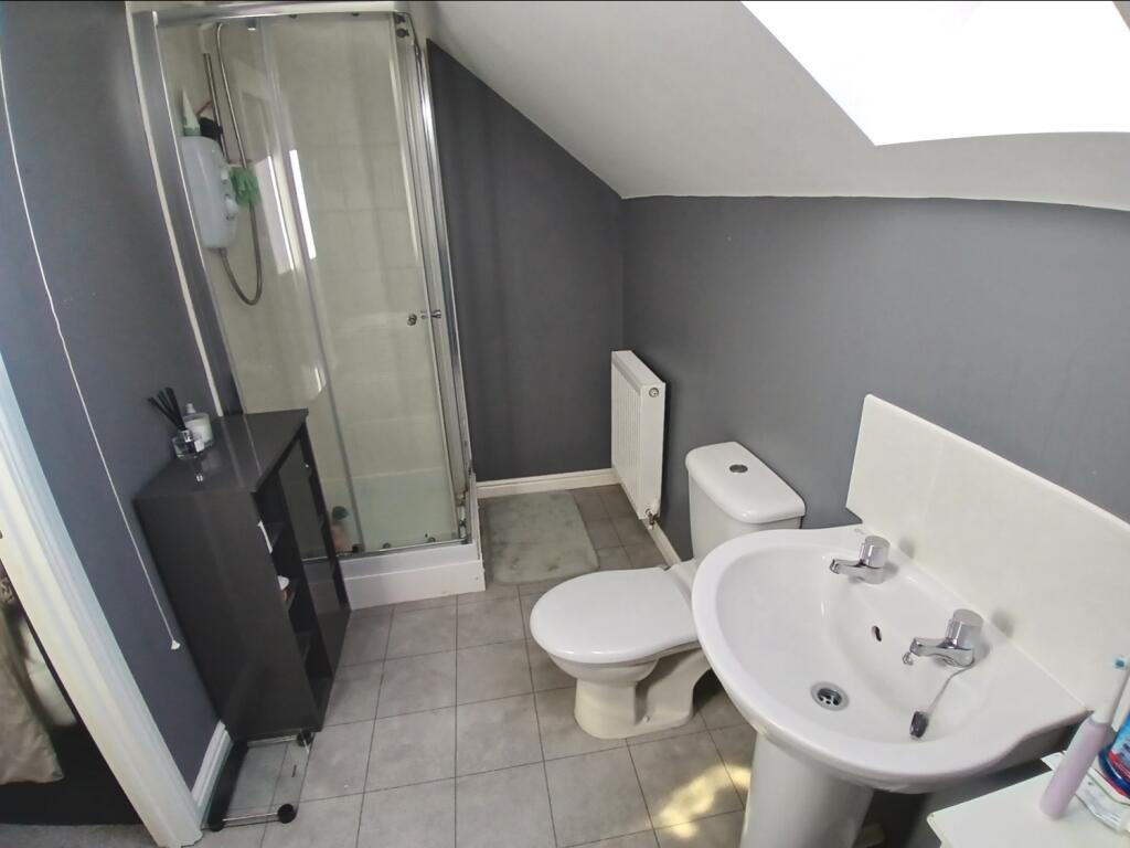 EN SUITE