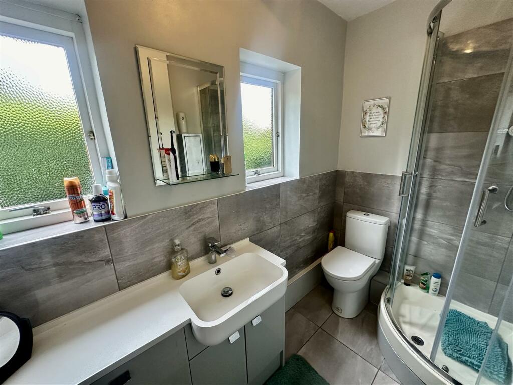 SHOWER ROOM