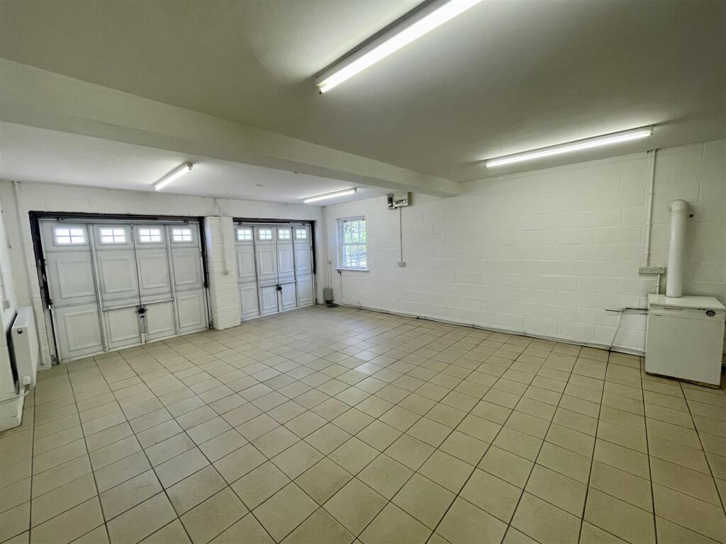 INTEGRAL GARAGE
