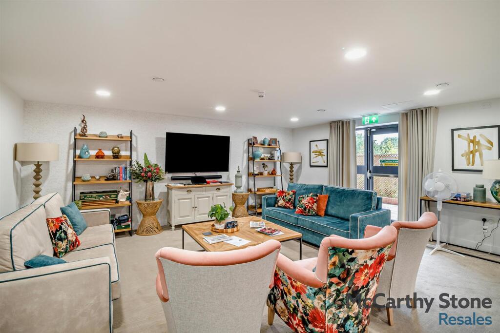 Homeowners Lounge