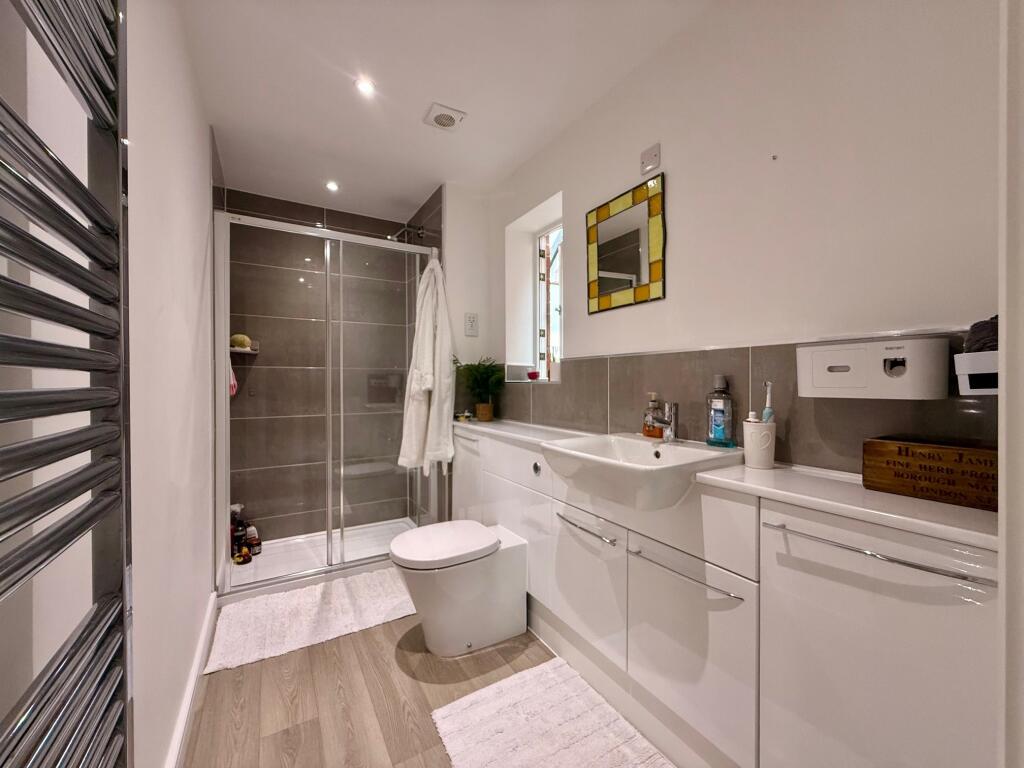 En-suite Bathroom