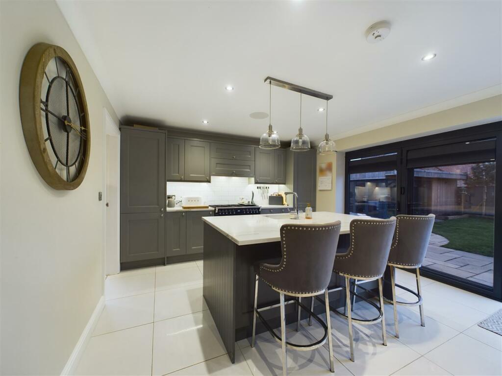 OPEN PLAN KITCHEN/ LIVING/ DINER