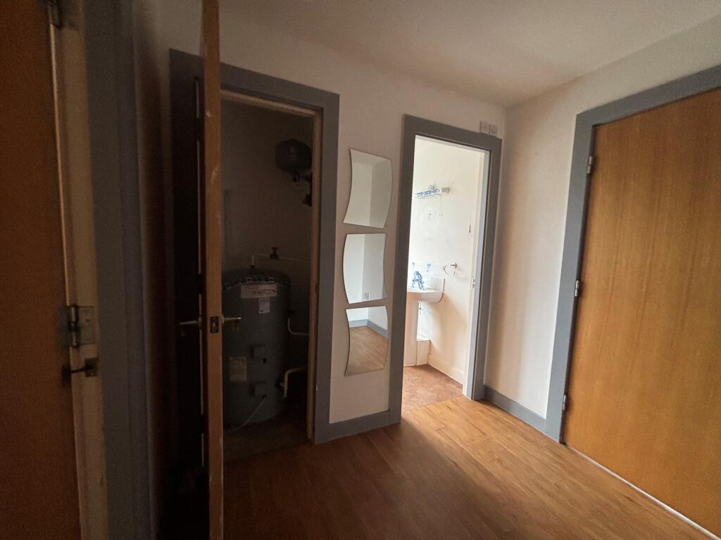 Hallway T202511201525.jpg