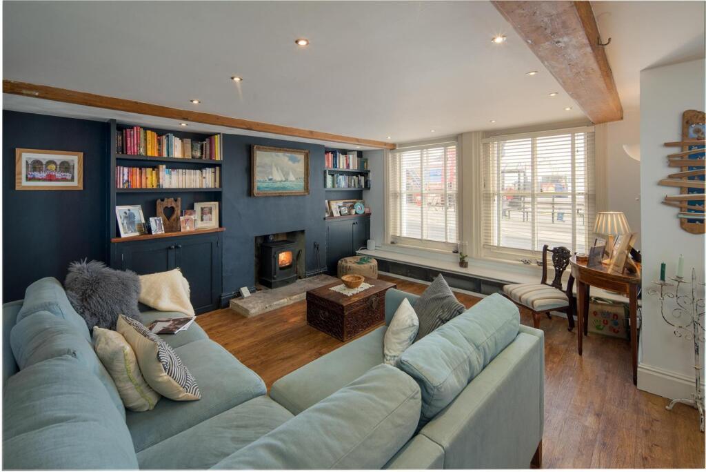 Livingroom-websize.jpeg