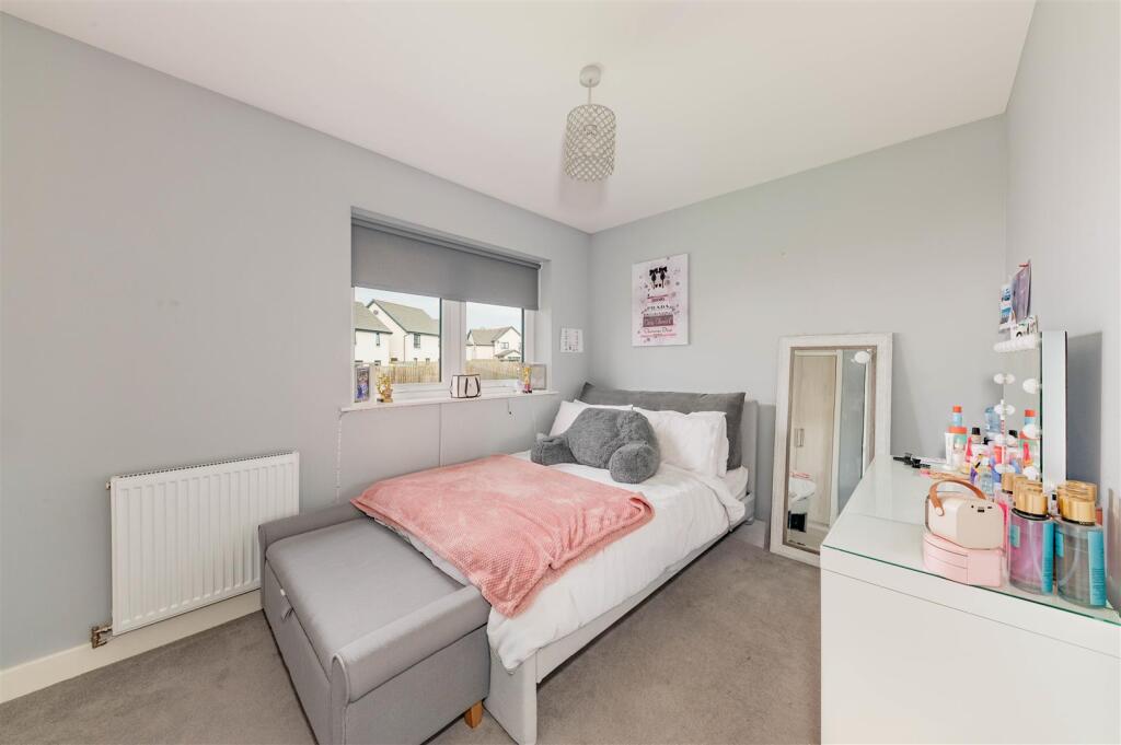 6 Grayburn Place Dundee-14.JPG
