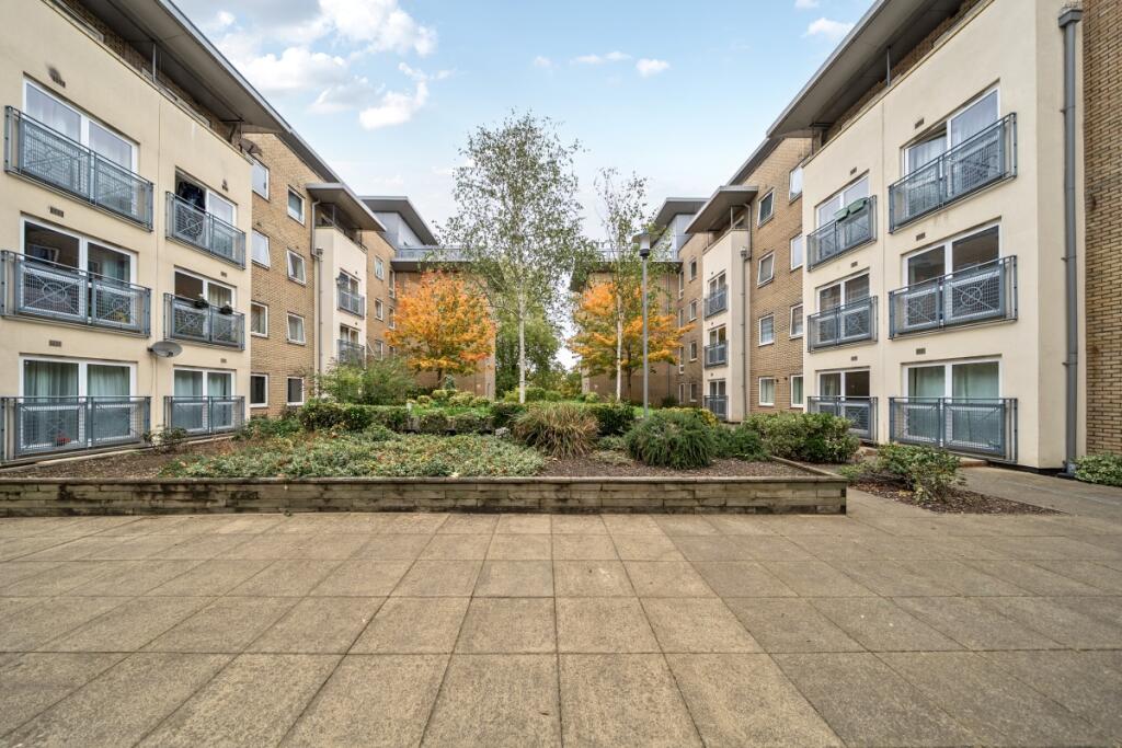 1369552-2-68ef7ce...