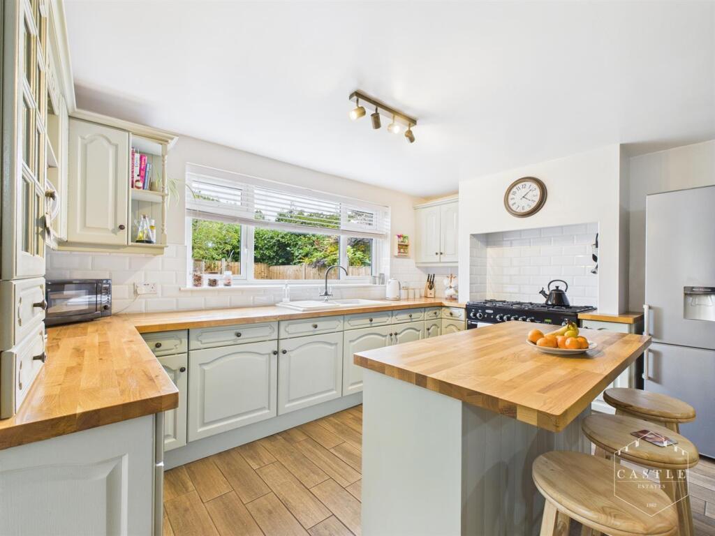 OPEN PLAN LIVING KITCHEN