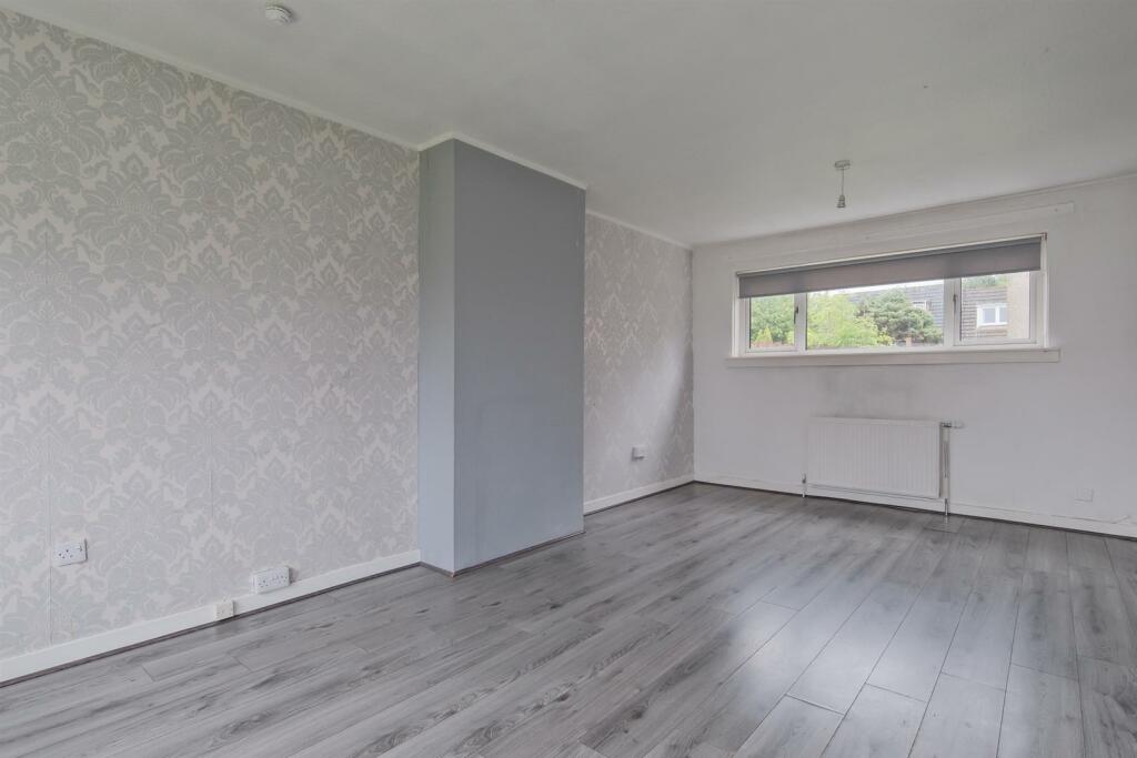 010-50 Allanton Grove, Wishaw.jpg