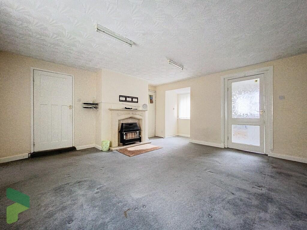 Living / Dining R...