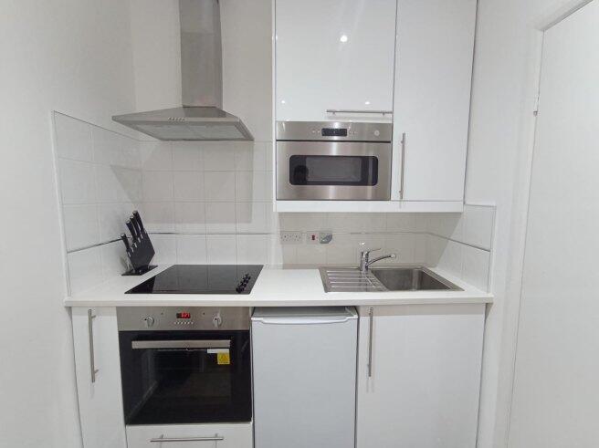 blenheim-gardens-nw2-4nt-983158