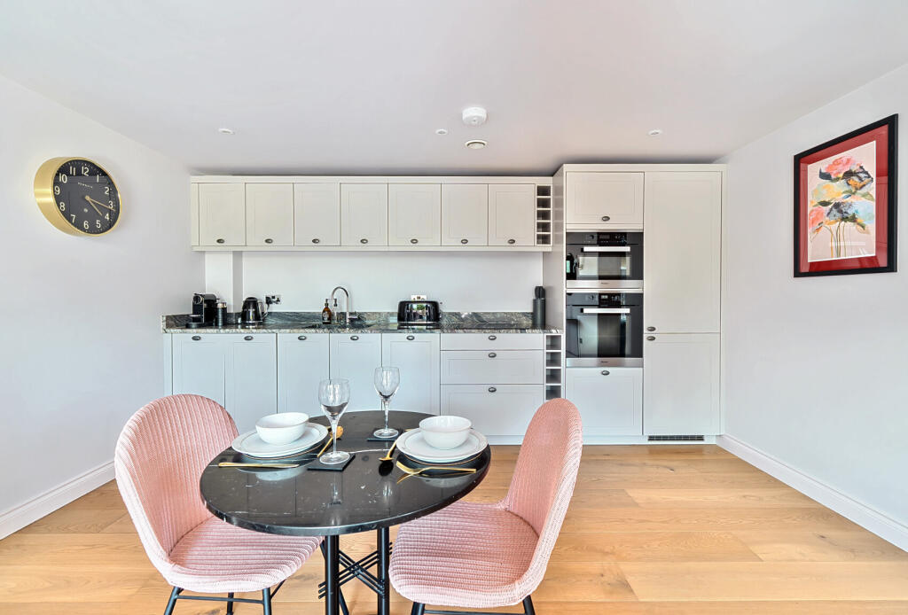 Kitchen Dining Area