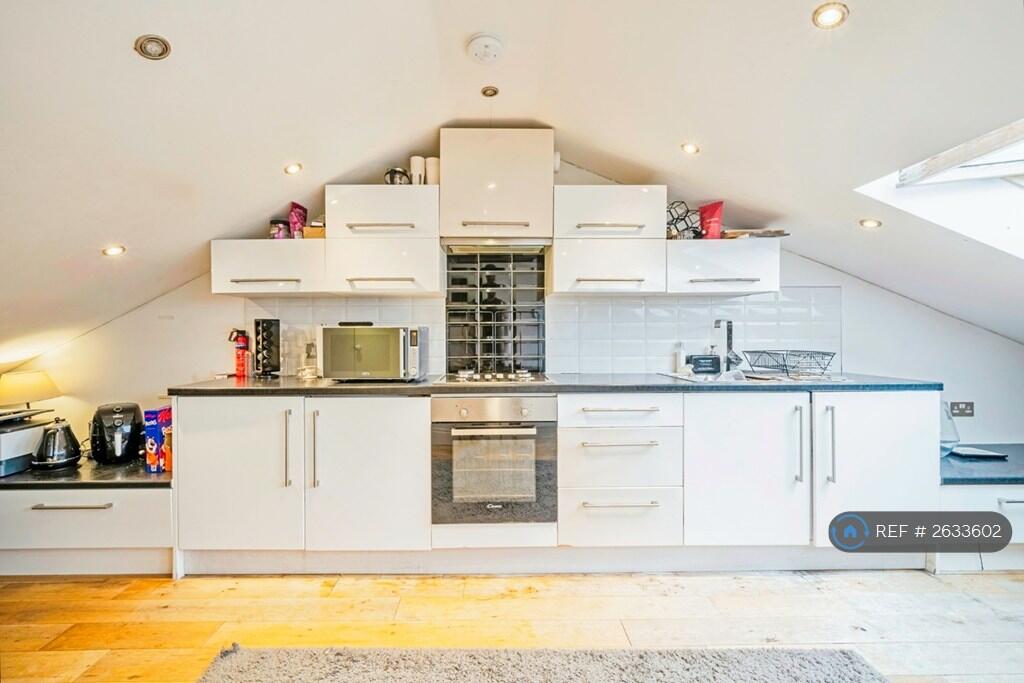 Breakfasting Kitchen